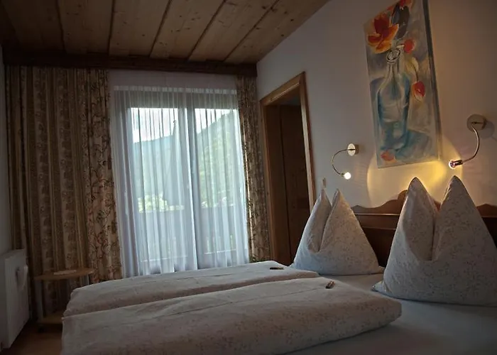 Haus Rosswiese 施特罗布尔